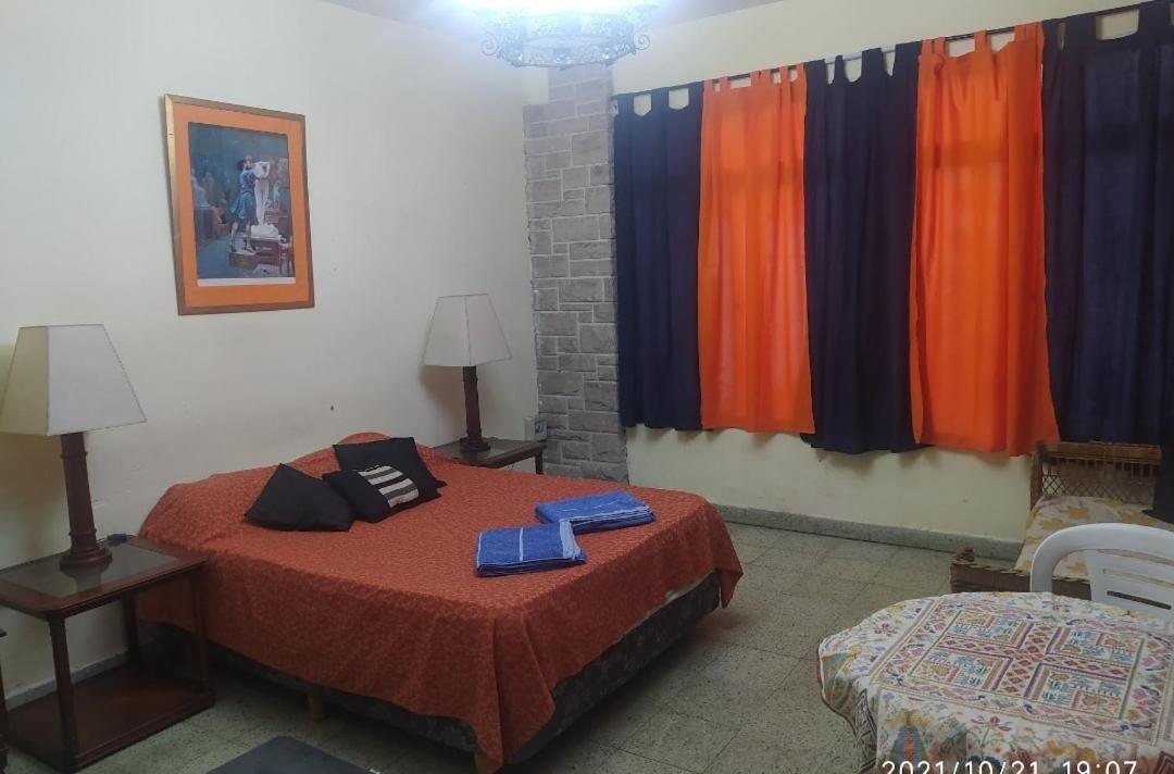 Olivos, Posada Y Habitaciones Буэнос-Айрес Экстерьер фото